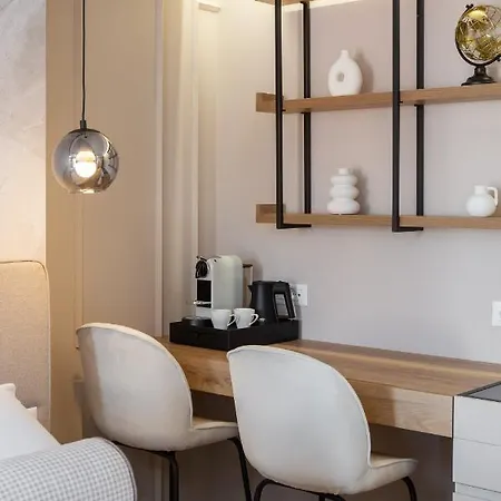 Pensión Le Prestige Luxury , Self Check-in, Minutes From Waterfront Split