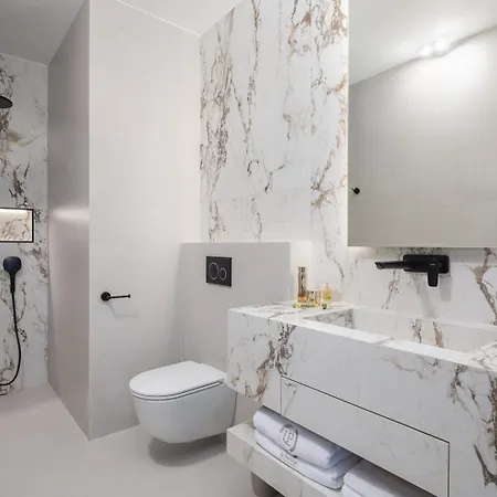 Le Prestige Luxury , Self Check-in, Minutes From Waterfront Pensión