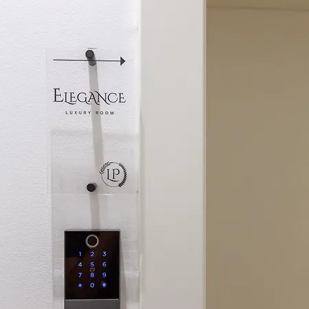 Pensión Le Prestige Luxury , Self Check-in, Minutes From Waterfront Split