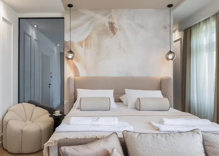 Le Prestige Luxury , Self Check-in, Minutes From Waterfront Pensionat 4*