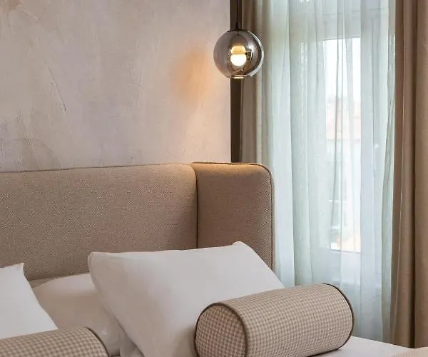 Le Prestige Luxury , Self Check-in, Minutes From Waterfront 4* Split