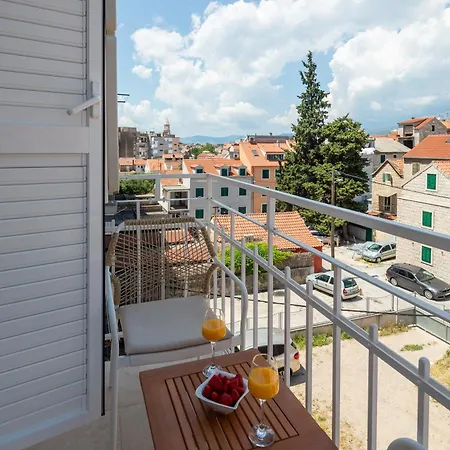 Luxury Le Prestige Few Minutes From Split's Iconic Waterfront Maison d'hôtes