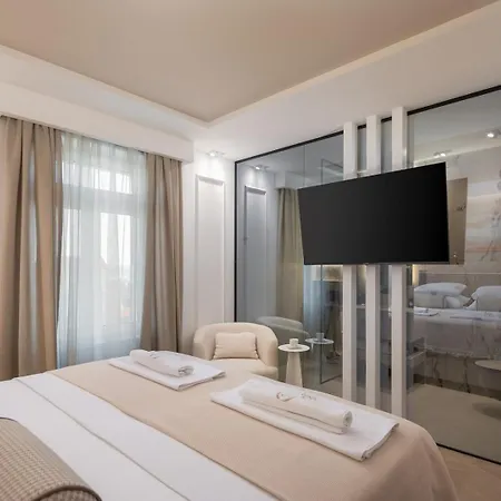 Maison d'hôtes Luxury Le Prestige Few Minutes From Split's Iconic Waterfront