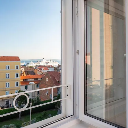 Luxury Le Prestige Few Minutes From Split's Iconic Waterfront Split