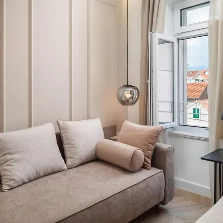 Maison d'hôtes Luxury Le Prestige Few Minutes From Split's Iconic Waterfront *