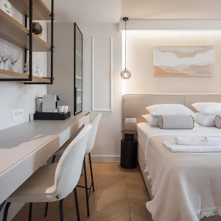 Maison d'hôtes Luxury Le Prestige Few Minutes From Split's Iconic Waterfront