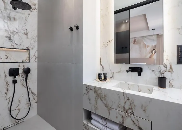 Πανσιόν Le Prestige Luxury , Self Check-in, Minutes From Waterfront Σπλιτ