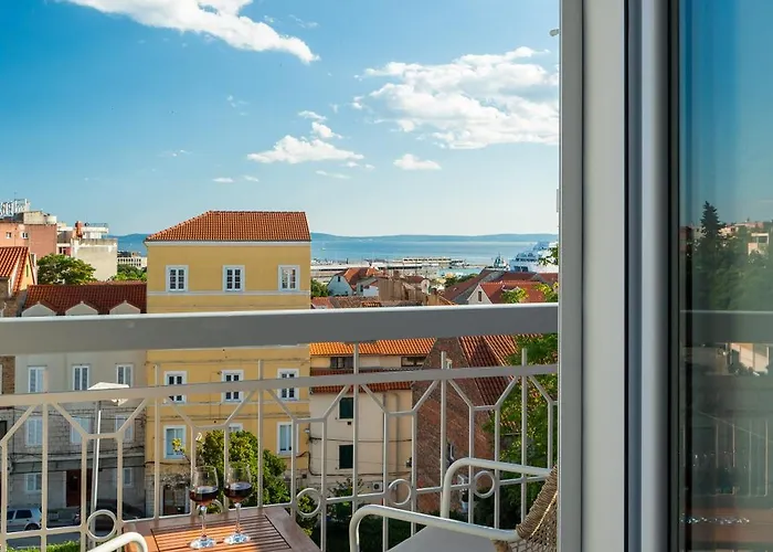 Πανσιόν Le Prestige Luxury , Self Check-in, Minutes From Waterfront 4*