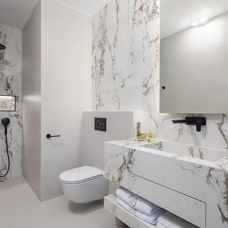 Le Prestige Luxury , Self Check-in, Minutes From Waterfront 4* Split