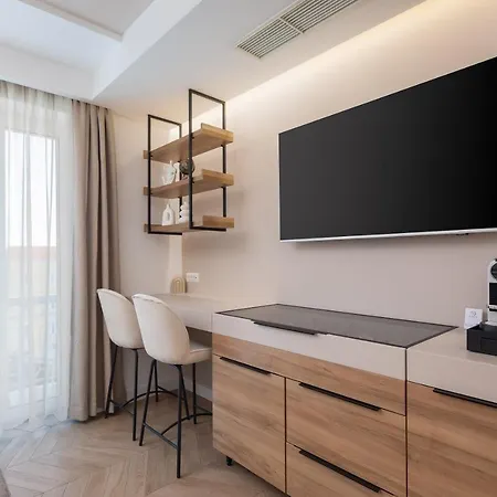 Le Prestige Luxury , Self Check-in, Minutes From Waterfront Konukevi