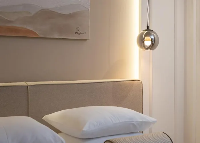 Le Prestige Luxury , Self Check-in, Minutes From Waterfront 4*