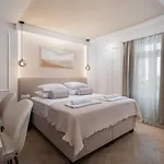 Le Prestige Luxury , Self Check-in, Minutes From Waterfront Split