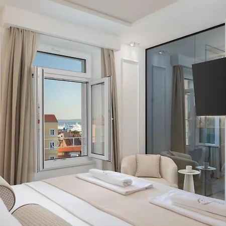 Le Prestige Luxury , Self Check-in, Minutes From Waterfront Gasthof Split